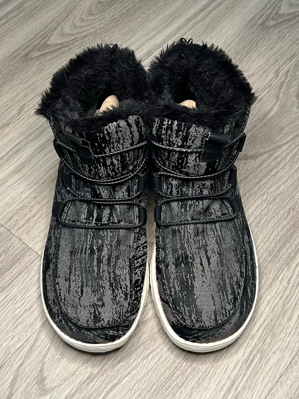Hey Dude Lea Fur Black Sz 10 Light weight